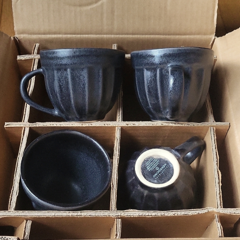 4 NEW Pottery Barn Mendocino Mugs in Onyx Black